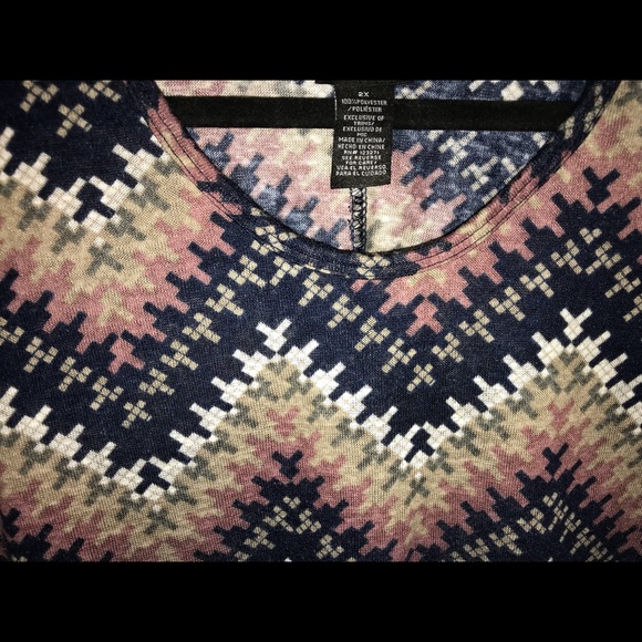 Aztec Block Pattern Long Sleeve - Picture 2 of 2